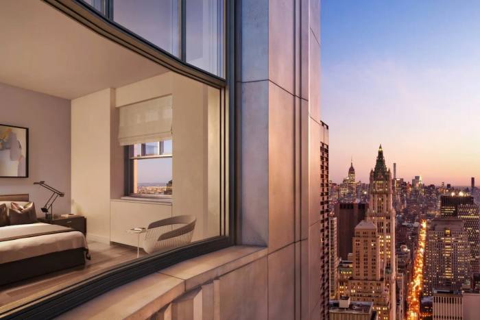 One Wall Street: dezvoltatorul imobiliar Harry Macklowe a cheltuit 1,5 miliarde de dolari pentru a distruge clădirea Art Deco și a o transforma în 566 de apartamente de lux. 