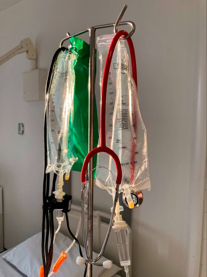 Călătoria mea de 20 de ani prin NHS Pungi intravenoase