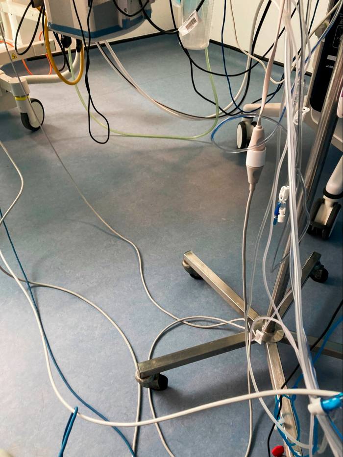 Călătoria mea de 20 de ani prin NHS Cabluri pe podea