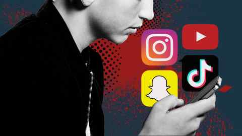 Imagine de montaj a unui adolescent pe un smartphone, cu logo-urile pentru Instagram, YouTube, TikTok și Snapchat