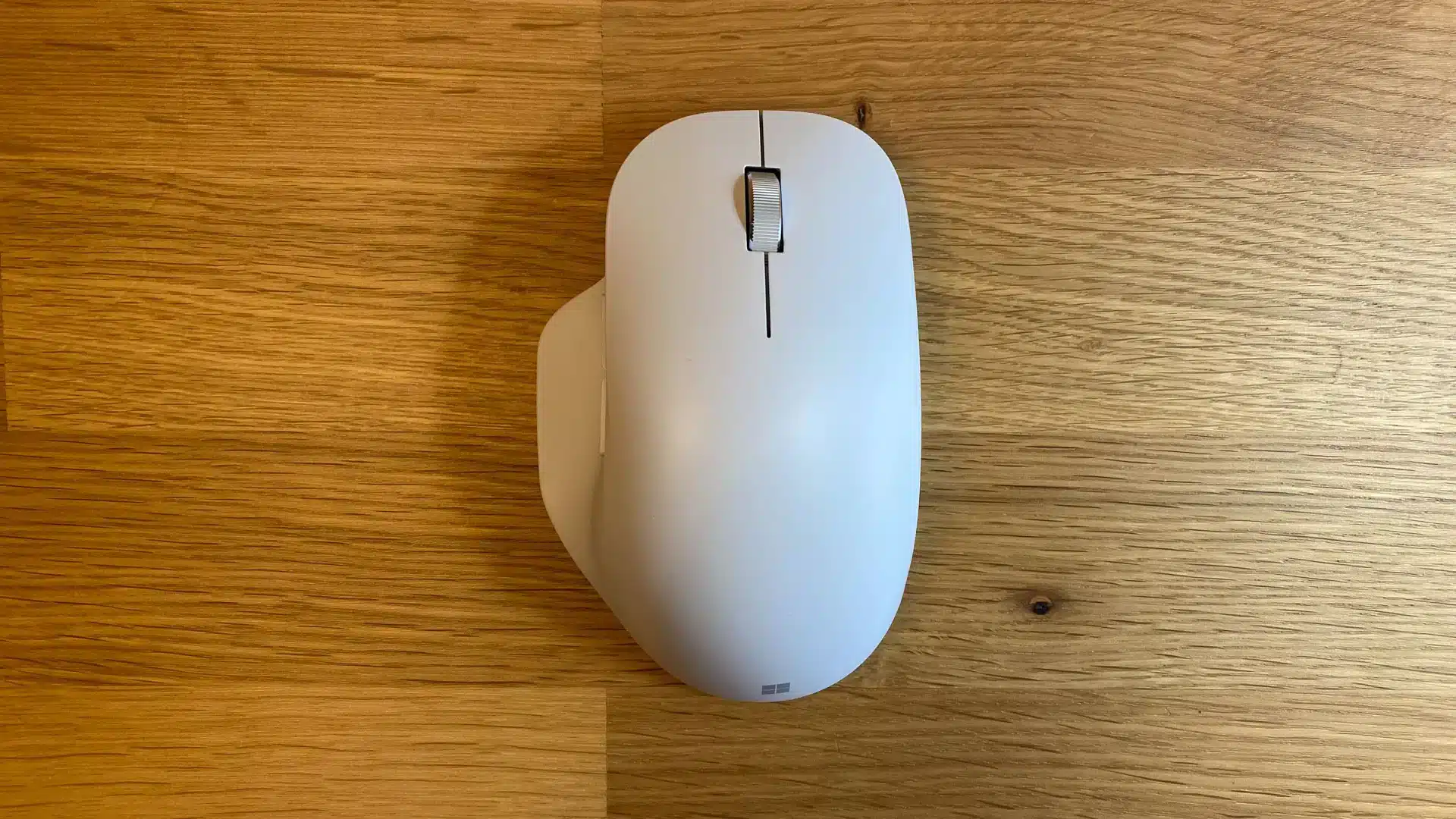 Pentru a-ți face cursorul mai rapid sau lent, poţi schimba viteza mouse-ului în Windows 10 și 11