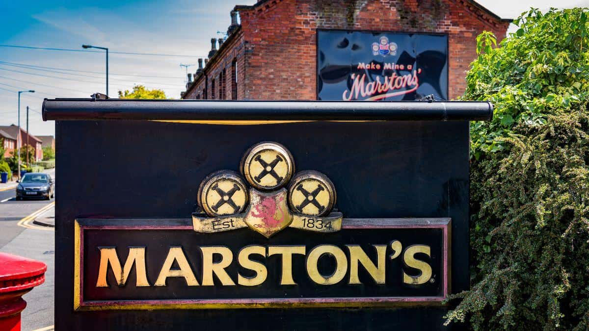 Operatorul de pub-uri din Marea Britanie, Marston, vede o iarnă grea înainte, caută mai mult sprijin guvernamental