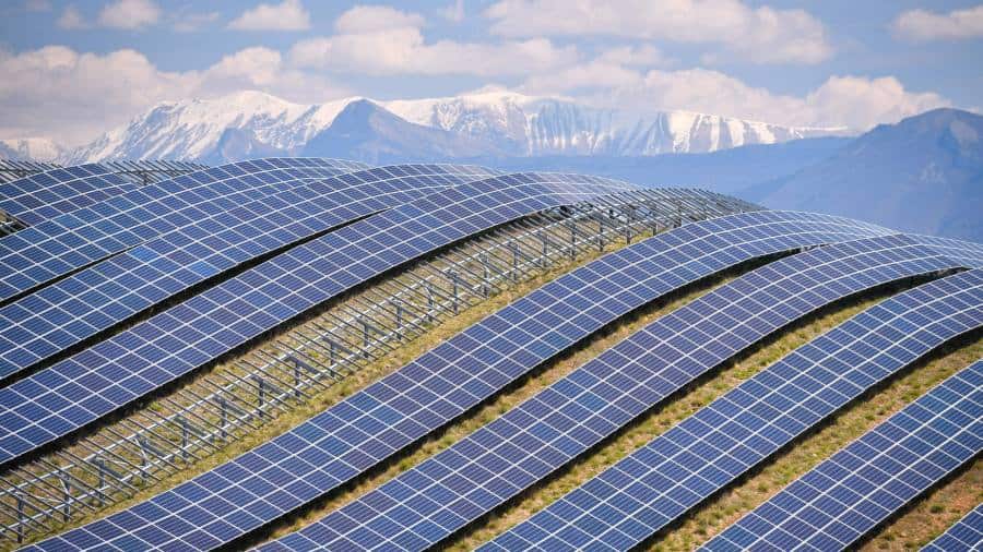 Liberalii din UE luptă pentru un rol important al statului în planurile pentru o economie verde