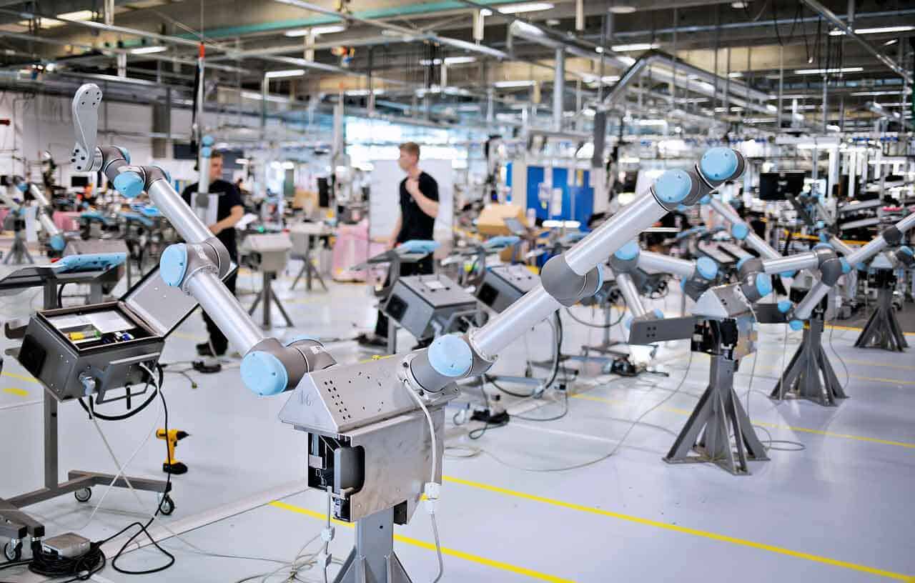 Ce avantaje are folosirea unui robot de paletizare