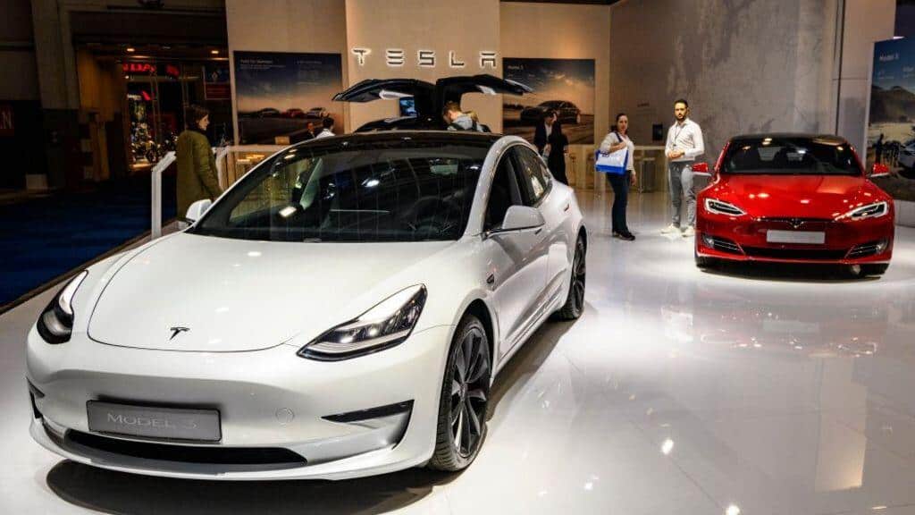 Elon Musk, directorul Tesla, indică faptul că puterea bateriei evoluează, înaintea evenimentului din industria mașinilor electrice