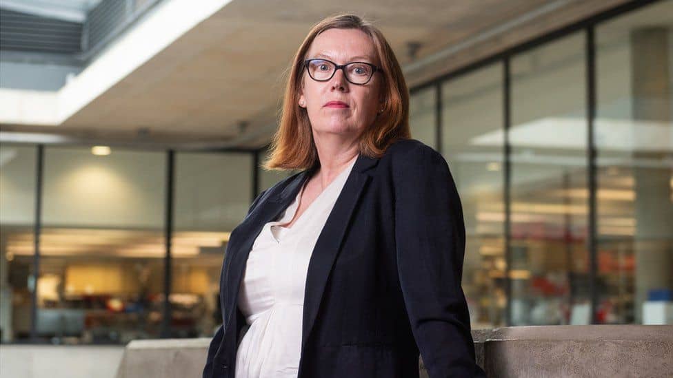 Profesorul Dame Sarah Gilbert spune că trebuie să fim capabili să producem vaccinuri mult mai rapid decât până acum