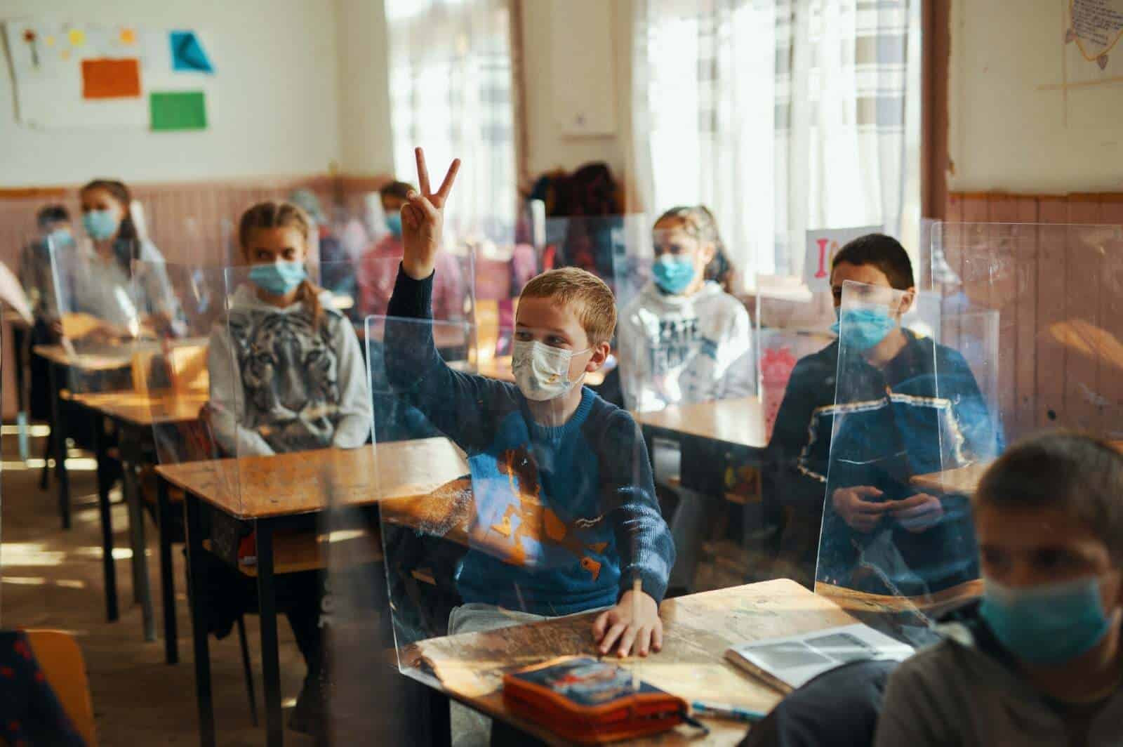 Peste 150 de mii de euro la prima strigare a programului HartaEdu. Banii vor fi investiți în rezolvarea urgențelor școlilor din România