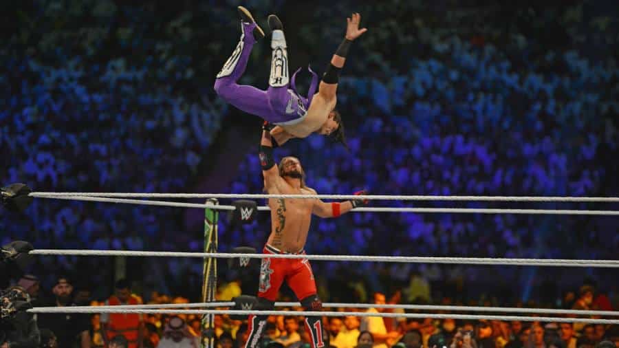 Endeavor, proprietarul UFC, se apropie de un acord pentru a cumpăra World Wrestling Entertainment