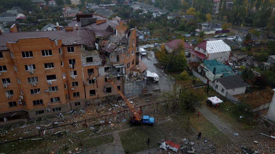 Trebuie să continuăm să luptăm cu Rusia atât cu bănci, cât și cu tancuri