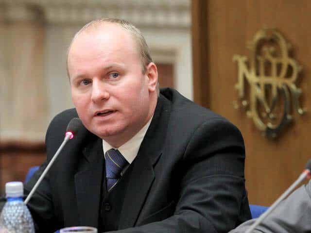 Băncile trebuie să devină mai implicate in economie