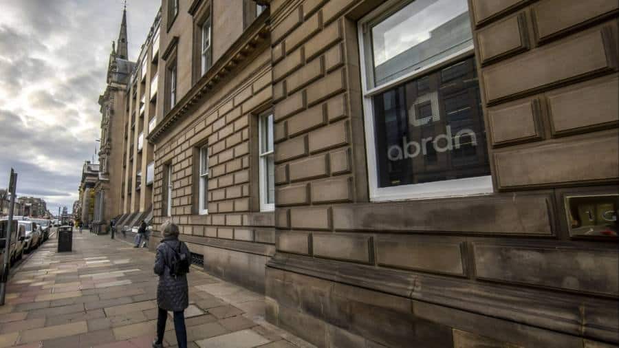 Abrdn reduce numărul de locuri de muncă pe măsură ce cresc presiunile asupra costurilor