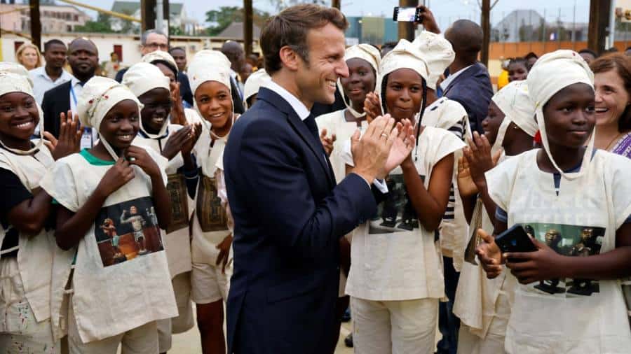 Emmanuel Macron trebuie să reseteze politica Franței în Africa