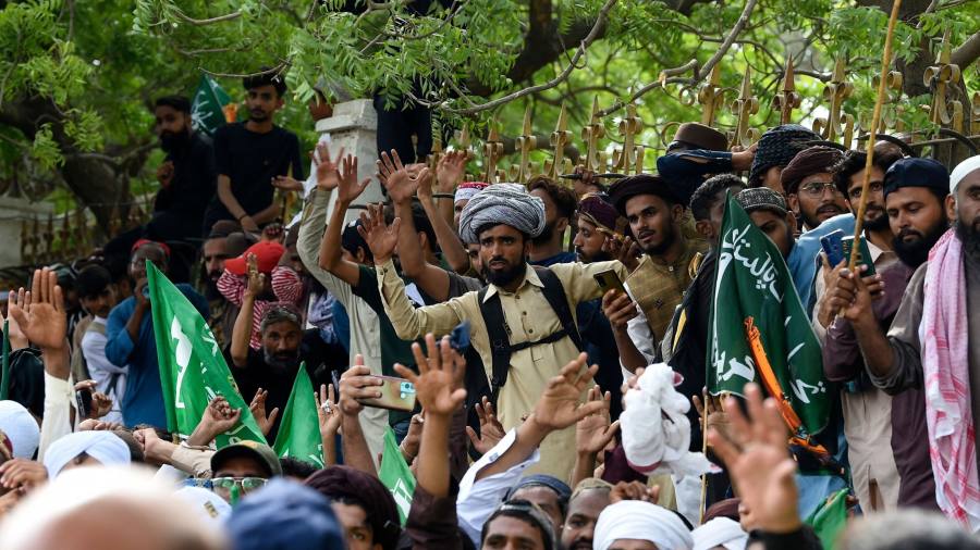 Pakistanul își pune speranțele în ajutorul chinezesc în criza datoriilor