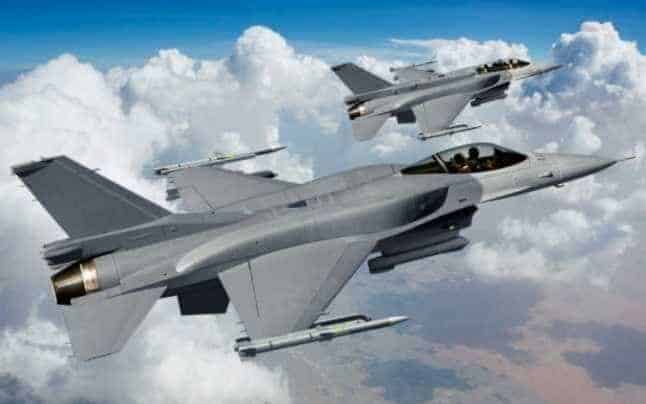 Camera Deputaţilor a adoptat achizitia a cinci avioane F16