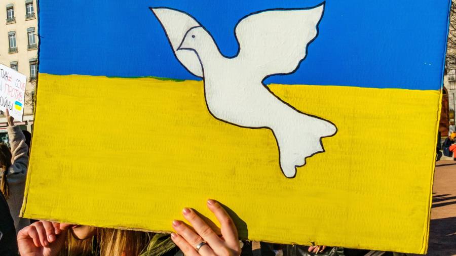Calea către o „pace rece” despre războiul Rusiei în Ucraina, în viziunea lui Michael Doyle