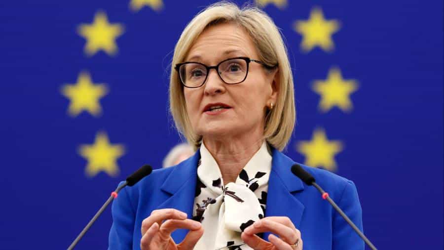 Bruxellesul da înapoi în privința interdicției de stimulare a consultanței financiare