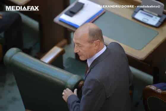 Băsescu: Mă surprinde că în seară asta nu avem premierul anunțat