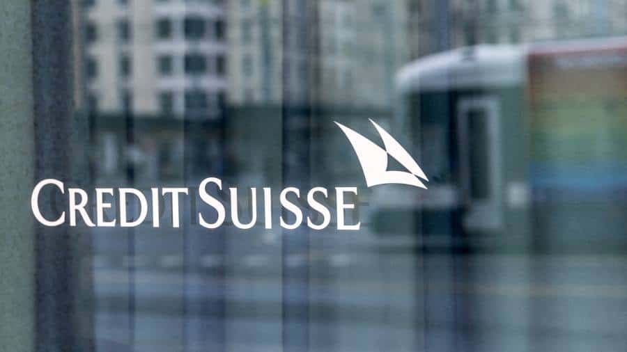 Banca Națională a Elveției trebuie să intervină pentru a opri buclă tripartită de condamnare