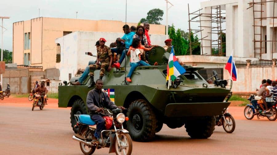 În Rusia a crescut comerțul cu arme, petrol și politica africană