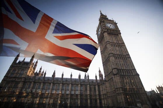 Opoziția crește împotriva pașapoartelor britanice pentru vaccinuri