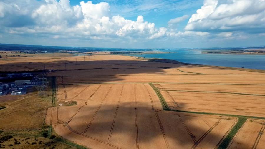 Încep lucrările la cea mai mare centrală solară din Marea Britanie
