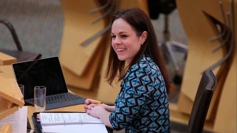Secretarul de Finanțe al Scoției, Kate Forbes, va candida la alegerile pentru conducerea SNP