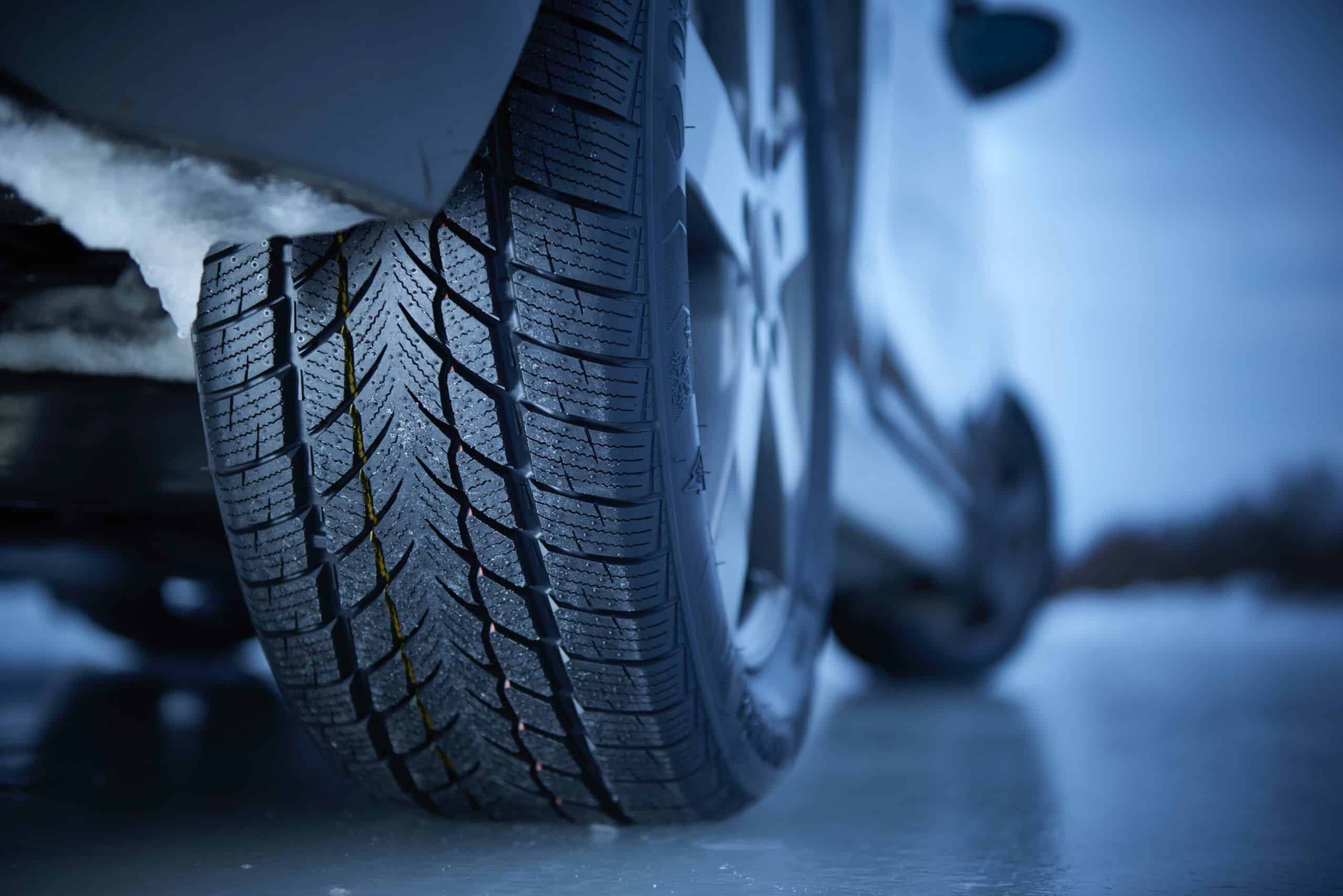 Schimbă-ți la timp anvelopele de vară cu anvelopele de iarnă