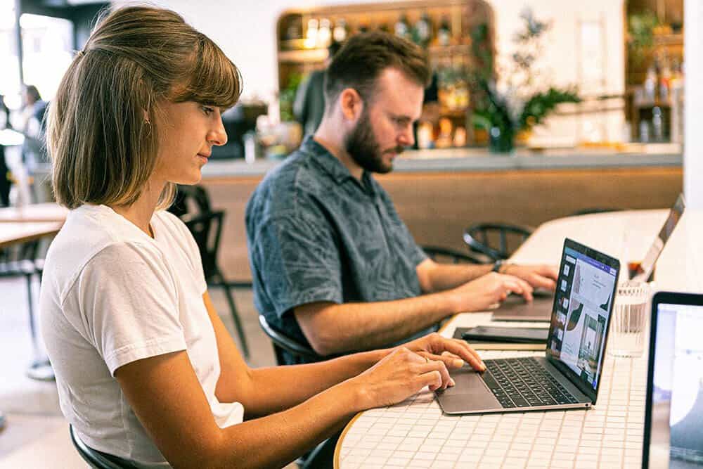 Adio hârtie! 5 soluții moderne pentru gestionarea documentelor