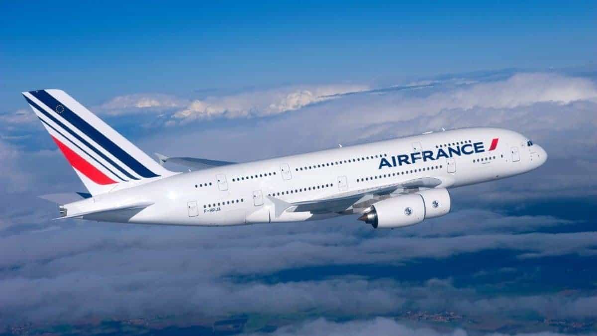 Air France KLM negociază obţinerea de fonduri de urgenţă de miliarde de euro de la Guvern