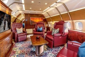 Avionul privat de lux cu care Klaus Iohannis a plecat în Japonia s-a oprit la Sibiu