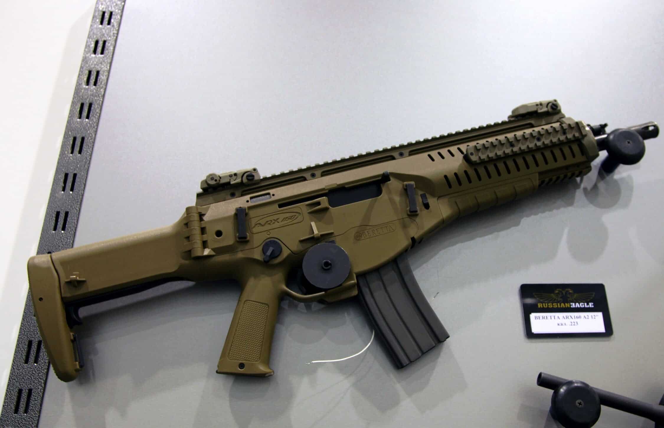 Armă Beretta de ultima generație produsă la Plopeni
