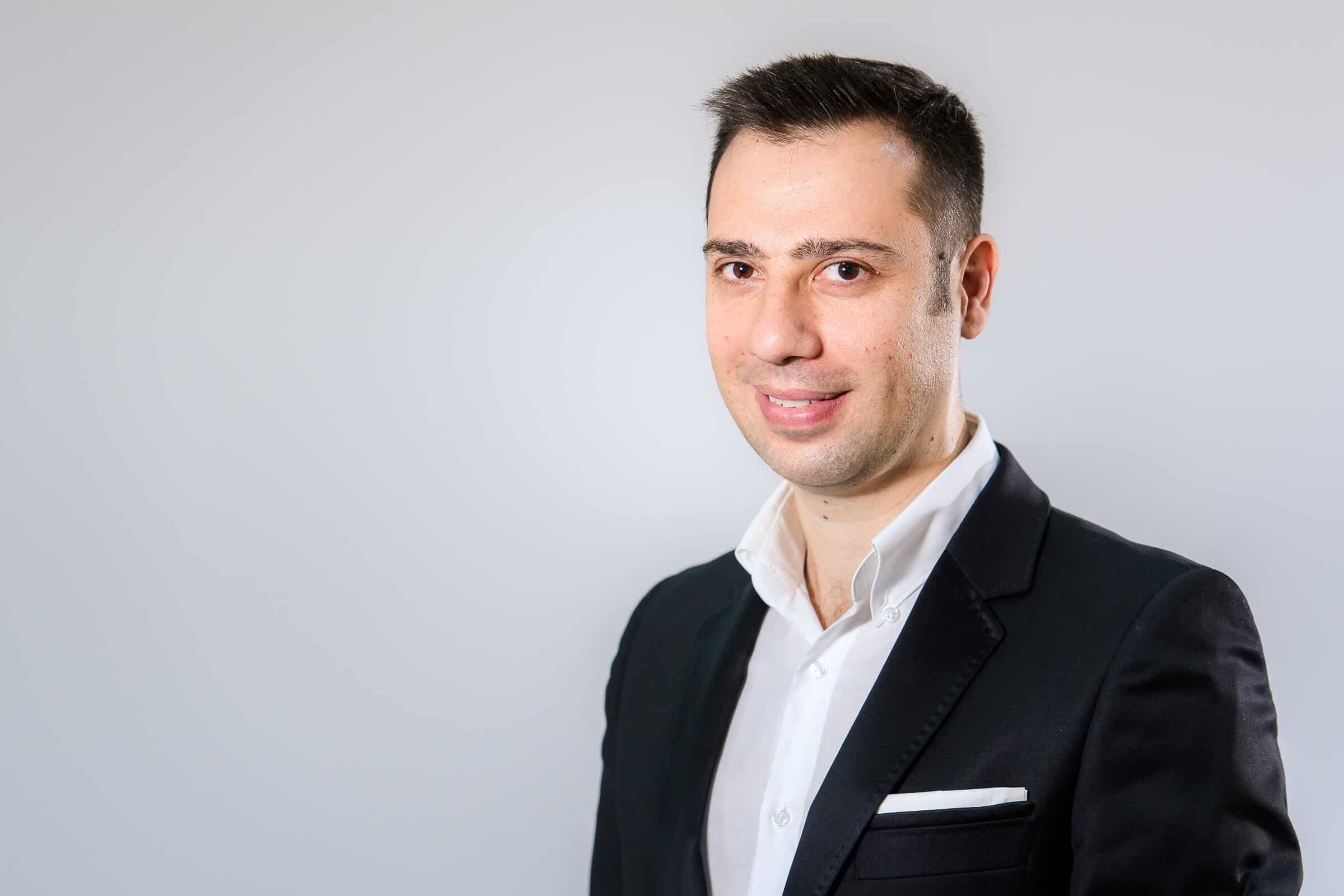 Sondaj Undelucram: 1 din 5 salariați și-ar dori ca angajatorul să le asigure costurile pentru un psihoterapeut și o o parte din cheltuielile pentru lucrul de acasă. Un sfert dintre angajații părinți și-ar dori să le fie acoperit costul de a avea o bonă