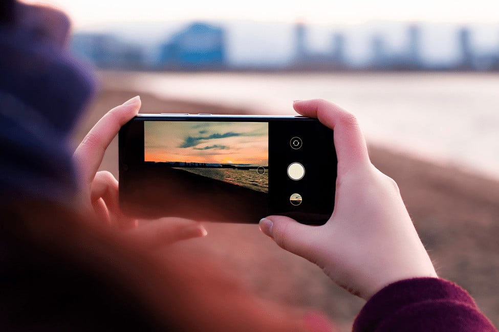 De ce smartphone-urile au nevoie de display-uri de calitate superioară?