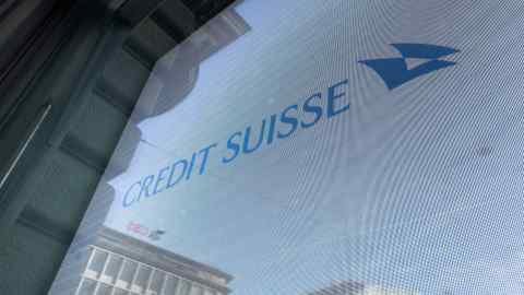Deținătorii de obligațiuni din SUA se pregătesc să dea în judecată elvețienii în legătură cu o pierdere de 17 miliarde de dolari a Credit Suisse