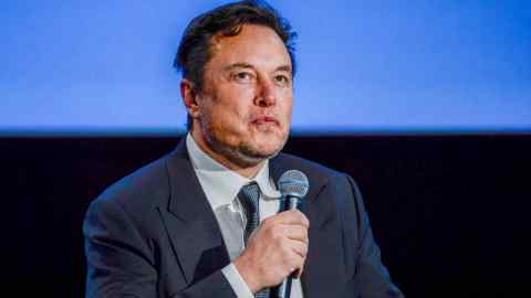 Elon Musk spune că Twitter ar putea ajunge la un flux de numerar pozitiv până în al doilea trimestru