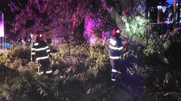 Fenomenele meteo au produs pagube serioase in Romania Strazi inundate