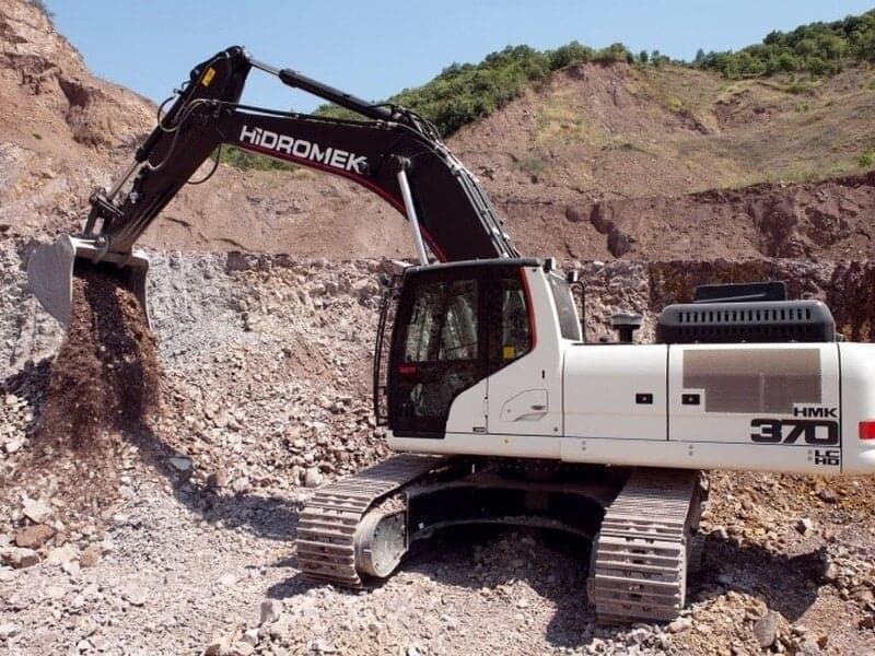 Cauti excavator de vanzare? Ret utilaje este solutia care ofera cele mai multe beneficii