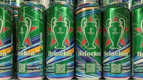 Heineken își mărește cheltuielile de publicitate pentru a-i atrage pe consumatorii de băuturi pe segmentul superior