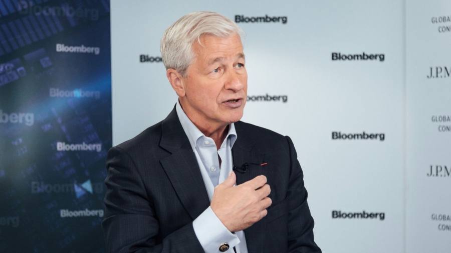 Jamie Dimon avertizeaza ca o criza legata de plafonul de