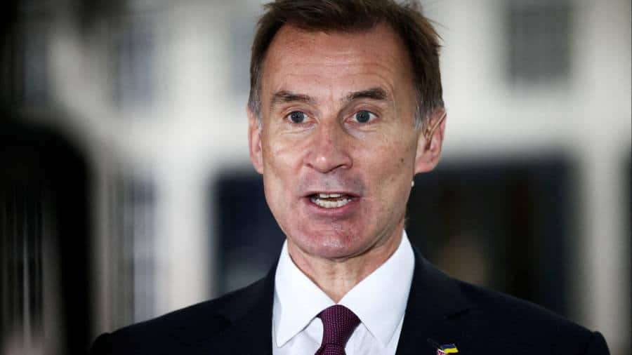 Jeremy Hunt sustine mai multe cresteri ale dobanzilor in Marea