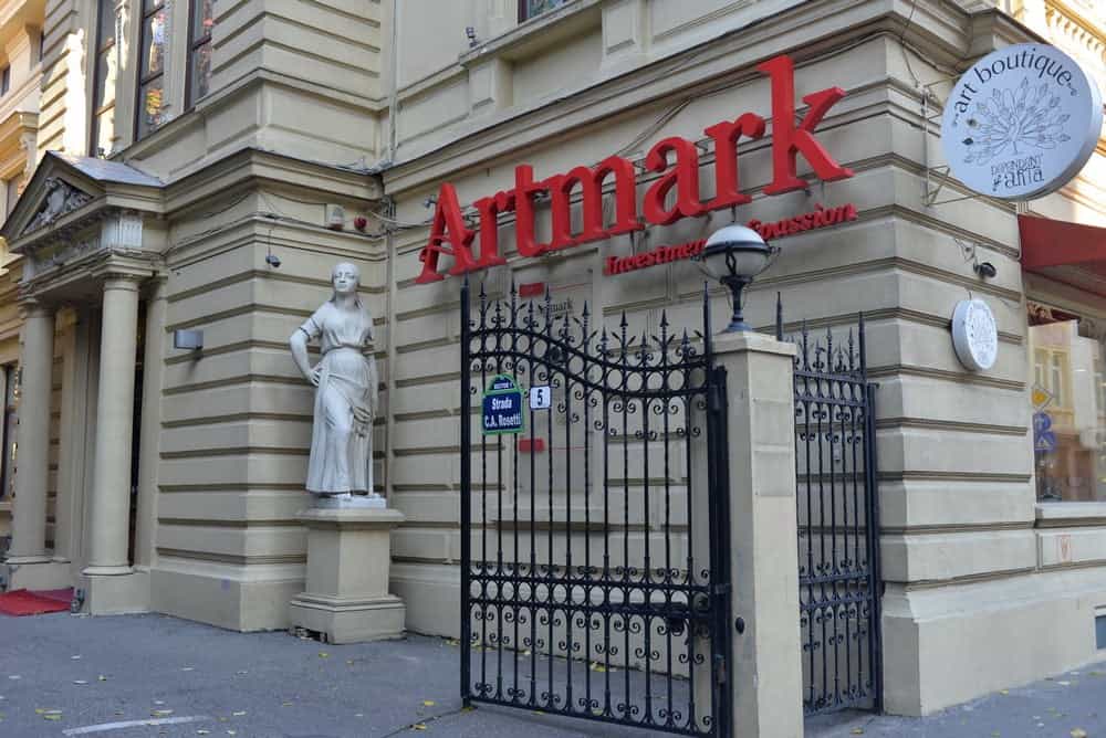 Românii au cumpărat bijuterii în valoare de aproape 200.000 de euro în cadrul licitaţiei Mărţisor – Bijuterii