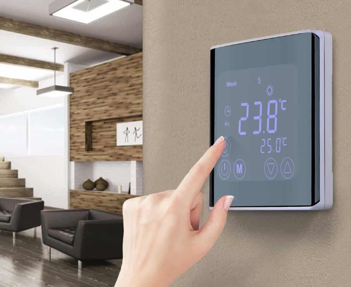 Merită să investești într-un termostat smart pentru locuința ta?