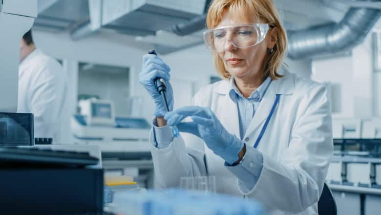 Un virus modificat genetic ajută la combaterea cancerului pancreatic în stadiu avansat