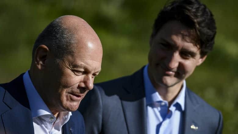 Cancelarul german Olaf Scholz a discutat cu premierul canadian Justin Trudeau posibilitatea exporturilor de gaze naturale