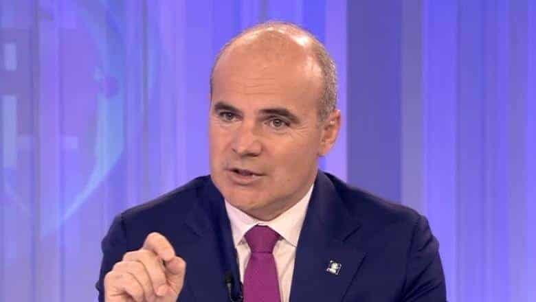 Rareș Bogdan, reacționează fără milă la adresa românilor care se întorc în țară. Europarlamentarul susține închiderea granițelor