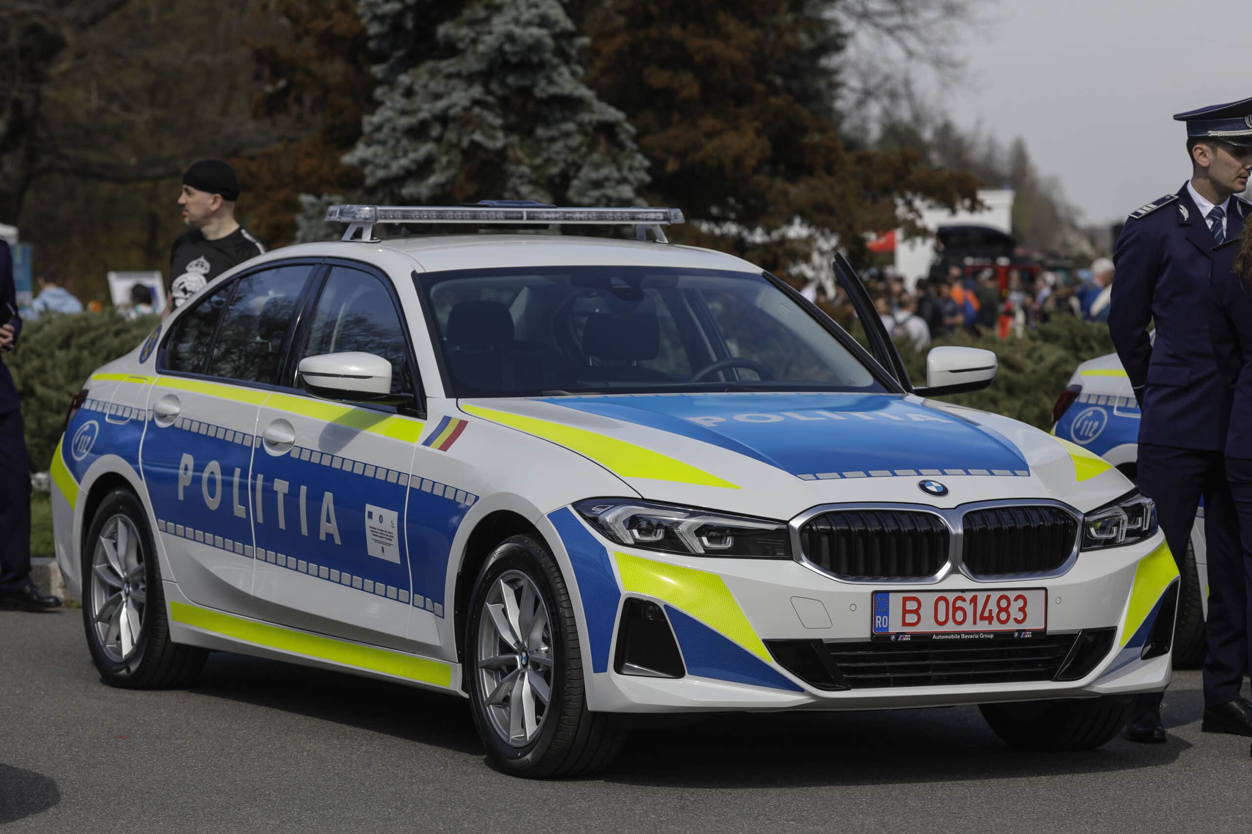 Poliția Română se laudă cu noi mașini de patrulare BMW, în ciuda anchetei în curs
