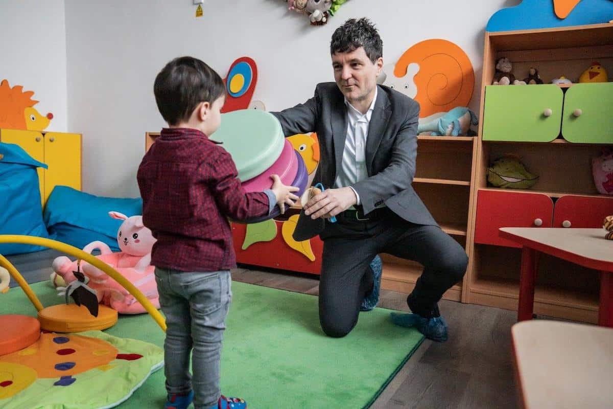 PrimoHUB: Un nou centru de joacă, învățare și parenting se deschide în București pentru copiii vulnerabili