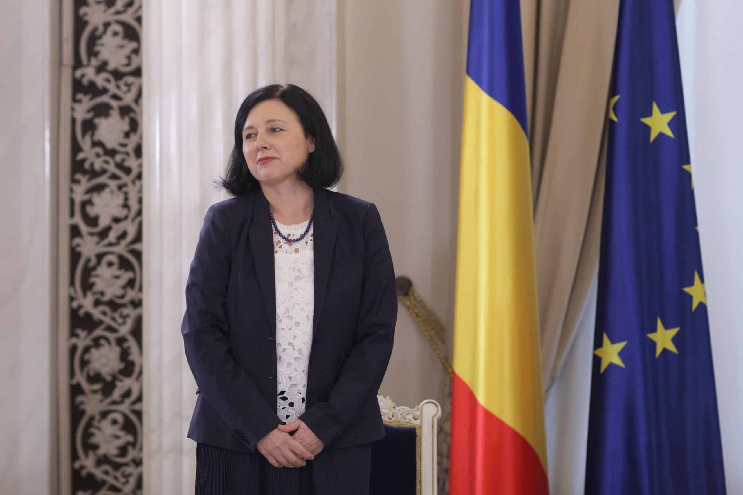 România poate îmbunătăți libertatea presei fără a fi împinsă de UE