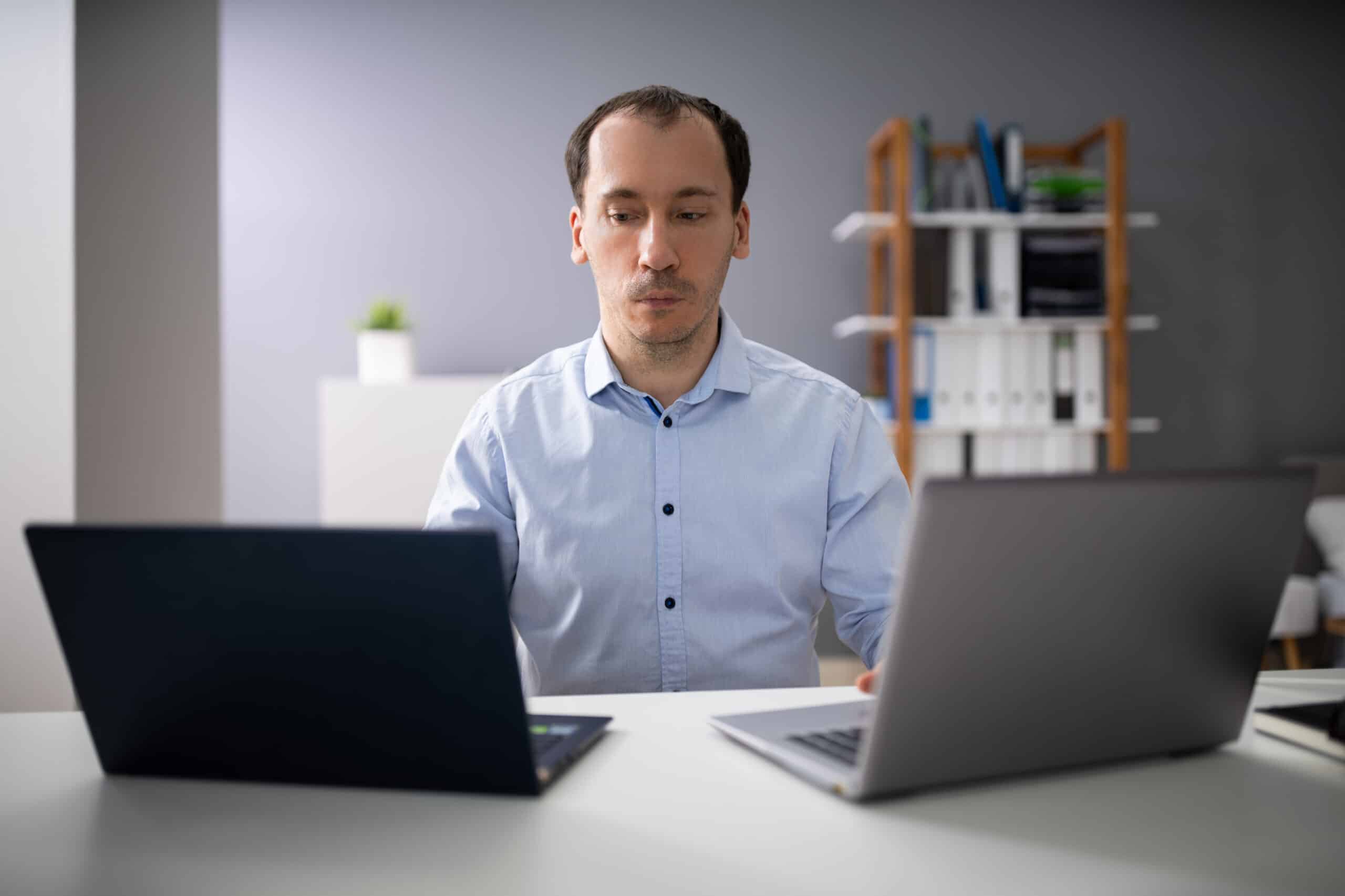 Românii apelează tot mai des la joburi part-time pentru a-și completa veniturile