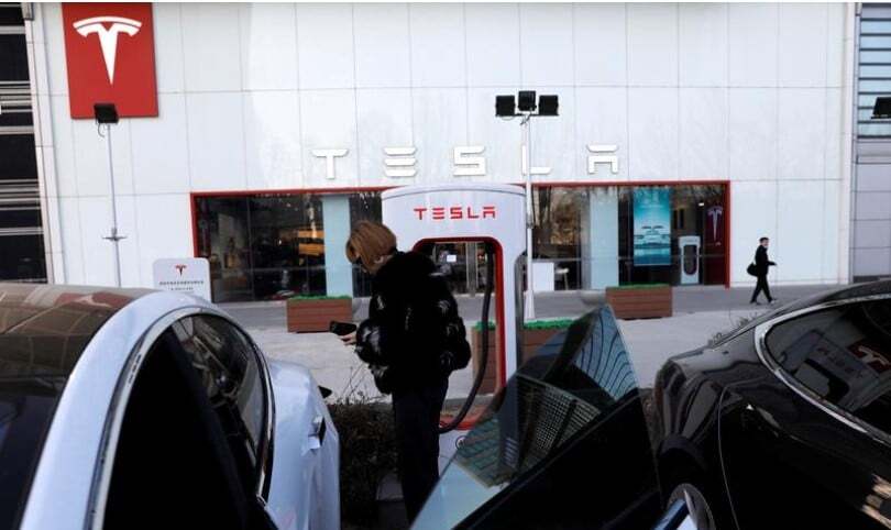 Tesla copleșește Wall Street-ul cu perspective de livrare neclare în 2021 și lipsă de profit
